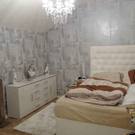 Apartment Schoene, Ruhige, Gemuetliche Wohnung In Berlin Steglitz, Lankwitz Niederdorla